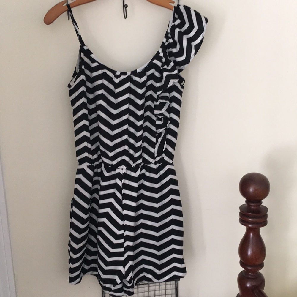 Romper - Picture 2 of 2